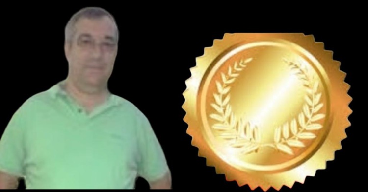 ENFERMEIRO PALHETA MENDES RECEBE MEDALHA DE OURO DO MINISTÉRIO DA SAÚDE
