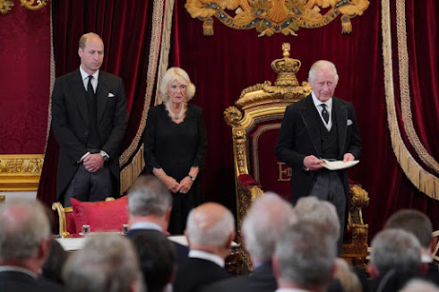 Carlos III proclamado oficialmente Rei