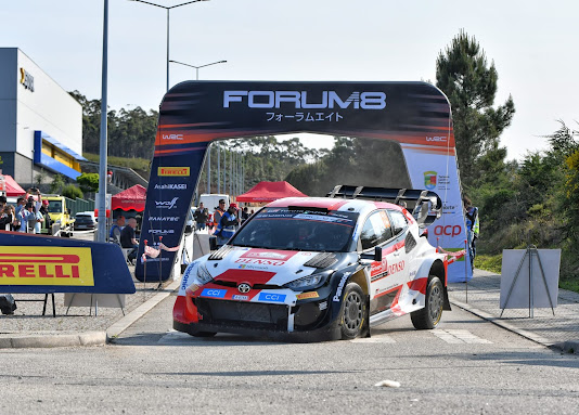 Elfyn Evans foi o mais rápido no Shakedown de Paredes