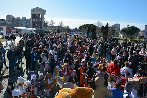 CERCA DE 2000 CRIANÇAS PARTICIPAM NOS DESFILES DE CARNAVAL DA MARINHA GRANDE
