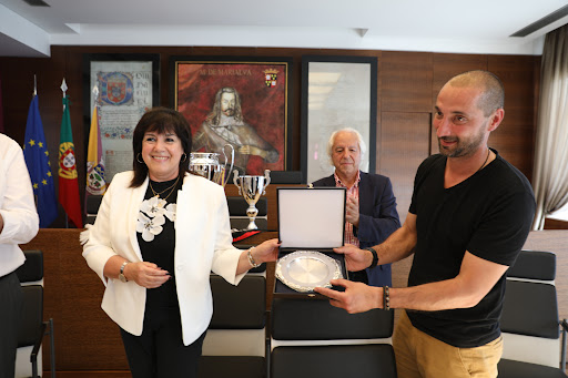 Cantanhede | Equipas sénior e de sub-19 recebidas nos Paços do Concelho. Câmara Municipal reconhece mérito desportivo de equipas do CF Os Marialvas