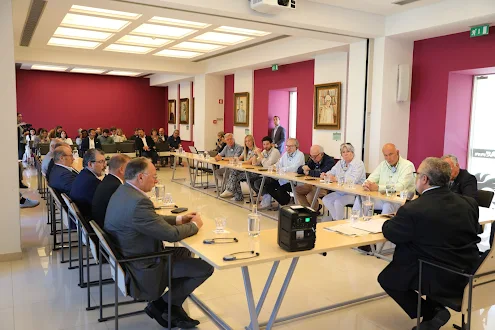 Delegação do grupo parlamentar Patriotas pela Europa de visita a Portugal. Eurodeputados conheceram a Arte Xávega da Praia da Tocha