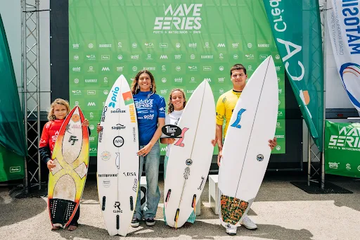 Atleta de Aveiro Miriam Julião conquista título de Campeã Regional de Surf do Norte na categoria de Sub 18 feminino