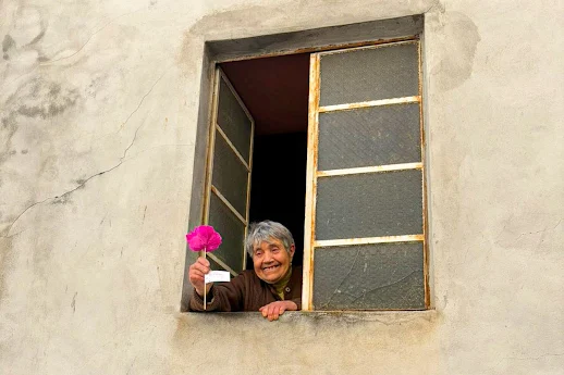 Proença-a-Nova | CLDS 5G – Proença (A)Colhe assinala Dia Internacional da Mulher com entrega de flores nas aldeias do concelho