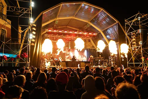 MARINHA GRANDE CELEBROU O 25 DE ABRIL COM GRANDE ENVOLVIMENTO DA POPULAÇÃO