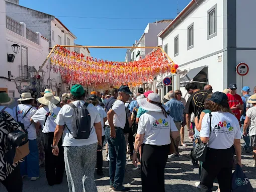 Duas centenas de seniores e cuidadores participaram na iniciativa. Município de Cantanhede promove visitas culturais às Festas do Povo de Campo Maior