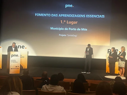 Porto de Mós conquista 1.º lugar nos Prémios Nacionais de Educação com o projeto “Smile Dogs” DATA: 30 de setembro de 2026