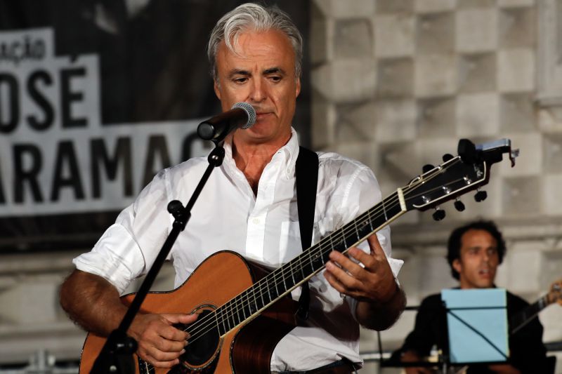 João Gil quer fazer “maior concerto do mundo” para ajudar Moçambique