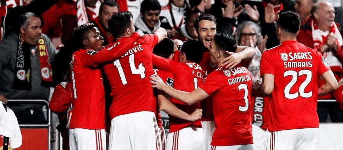 Benfica recupera liderança com goleada frente ao Marítimo