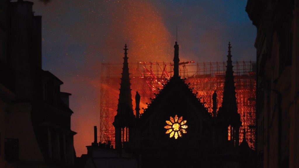 Opinião | Notre Dame de Paris, a luz e as chamas