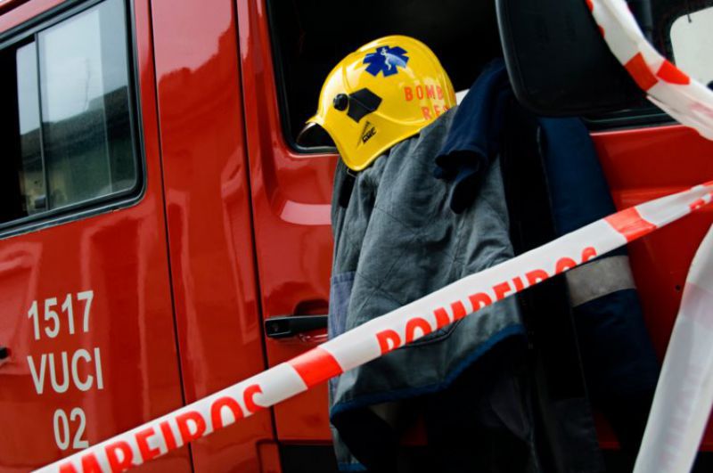 Cinco bombeiros de Celorico da Beira feridos em capotamento na A25