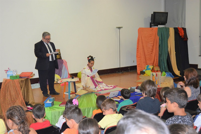 Cultura | Sofia Moniz narrou Contos do Mundo na Biblioteca de Cantanhede