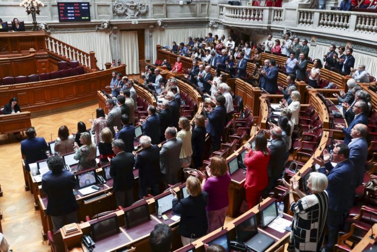 Politica | Maioria parlamentar de esquerda aprova nova Lei de Bases da Saúde