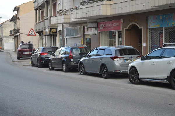 Mira | “Precisamos urgentemente de lugares de estacionamento!”, afirmam os comerciantes de Mira