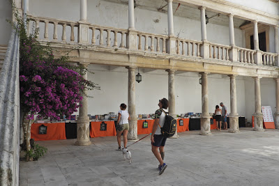 Cultura | A Livraria Bertrand de Aveiro promove Feira do Livro nos Claustros da Santa Casa da Misericórdia