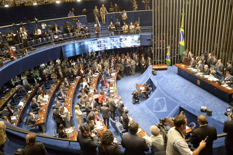 Mundo | Congresso brasileiro autoriza leilão milionário de concessões de petróleo no país