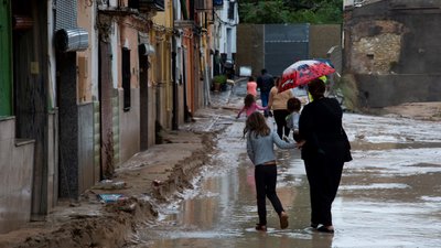 Mundo | Sobe para seis o número de mortos devido às chuvas em Espanha