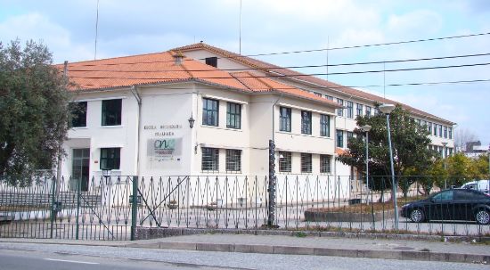 Autarquia aprova multa a empreiteiro da Escola Secundária da Mealhada