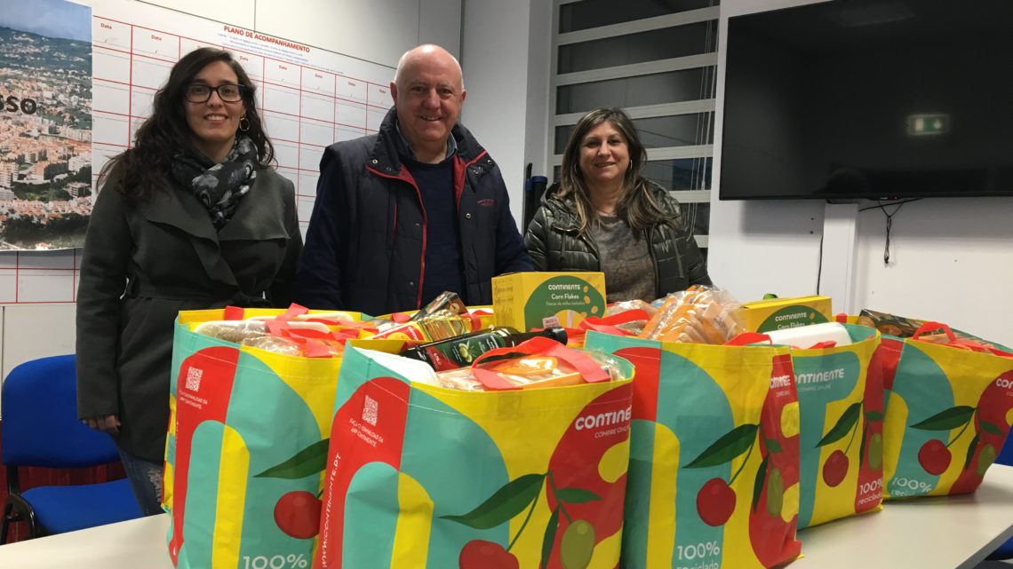 SOCIEDADE COLUMBÓFILA DISTRIBUI NESTE NATAL CABAZES DE ALIMENTOS CONTINENTE
