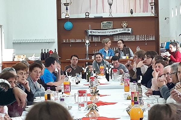 Cordinhã Promoveu Almoço de Natal com Feirantes do seu Mercado