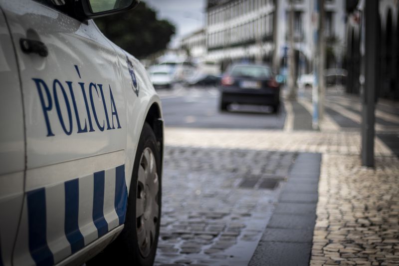 Um é conhecido por “Dillinger”, o outro fugiu da Suécia. Dois homens há muito procurados foram detidos em Lisboa, diz PSP