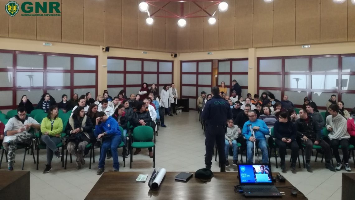 GNR realizou ação de sensibilização sobre segurança na utilização da Internet, em Águeda