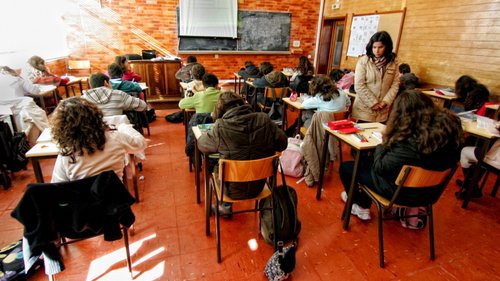 Governo admite que professores com mais de 60 anos possam deixar de dar aulas
