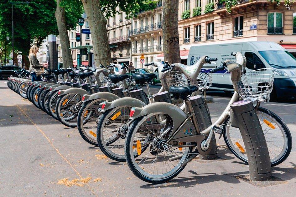 Adeptos da “religião verde” enlouquecem parisienses