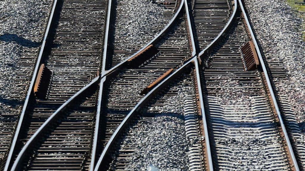 Bruxelas regista lentidão no desenvolvimento da ferrovia e dos portos portugueses