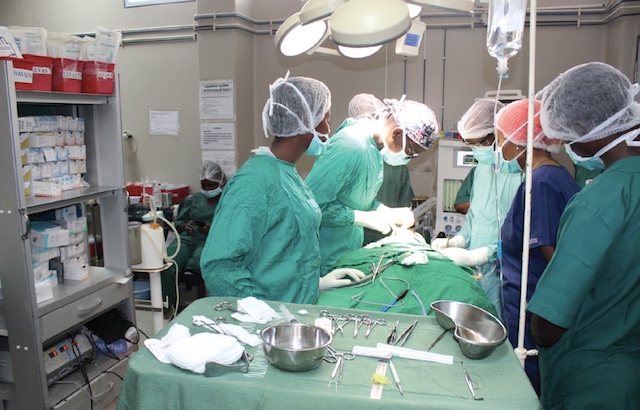 Só 33 por cento das poucas unidades sanitárias em Moçambique prestam serviços básicos de cirurgia