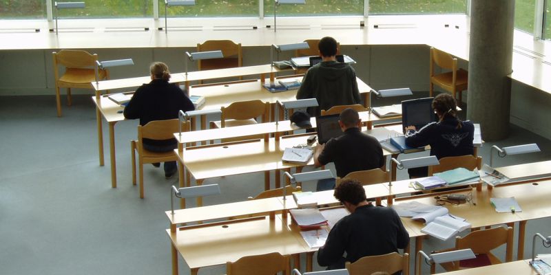 Alunos do superior regressam às aulas presenciais gradualmente a 4 maio