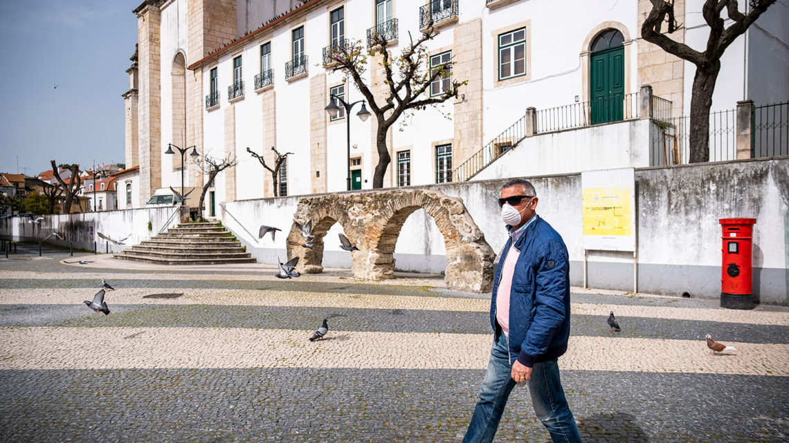Município lança campanha de distribuição gratuita de viseiras e máscaras de proteção à população e ao comércio