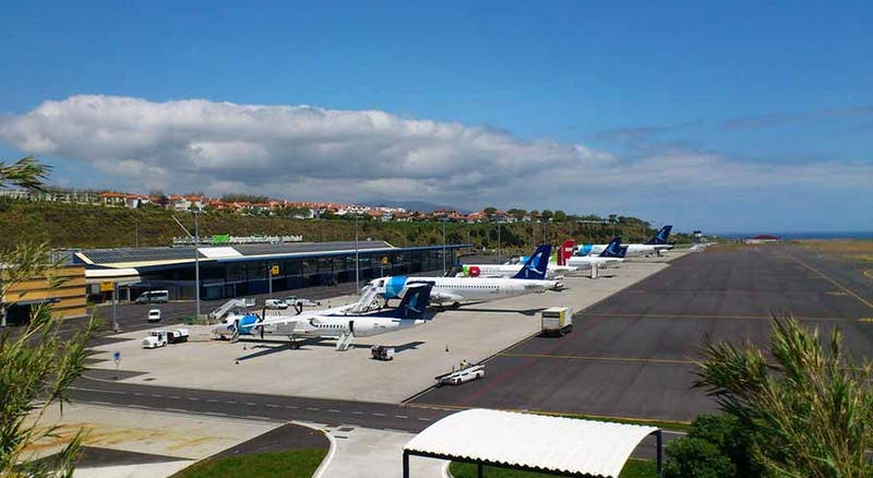 Passageiros que cheguem aos Açores e testem negativo dispensados de quarentena