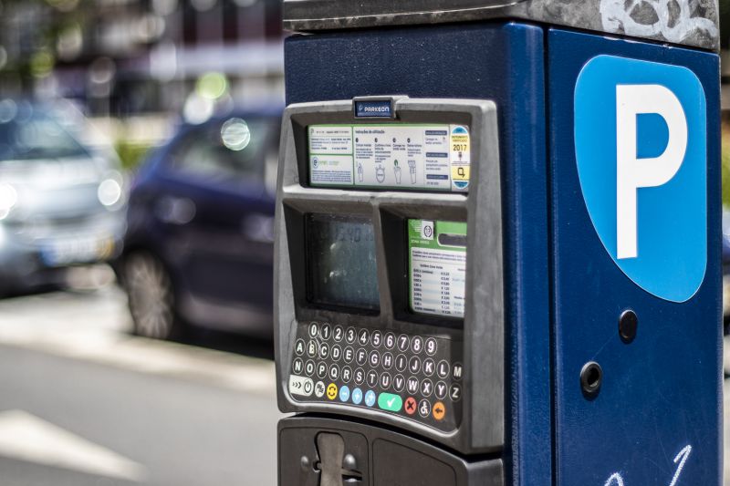 Em Lisboa, pagamento de estacionamento na via pública continua suspenso