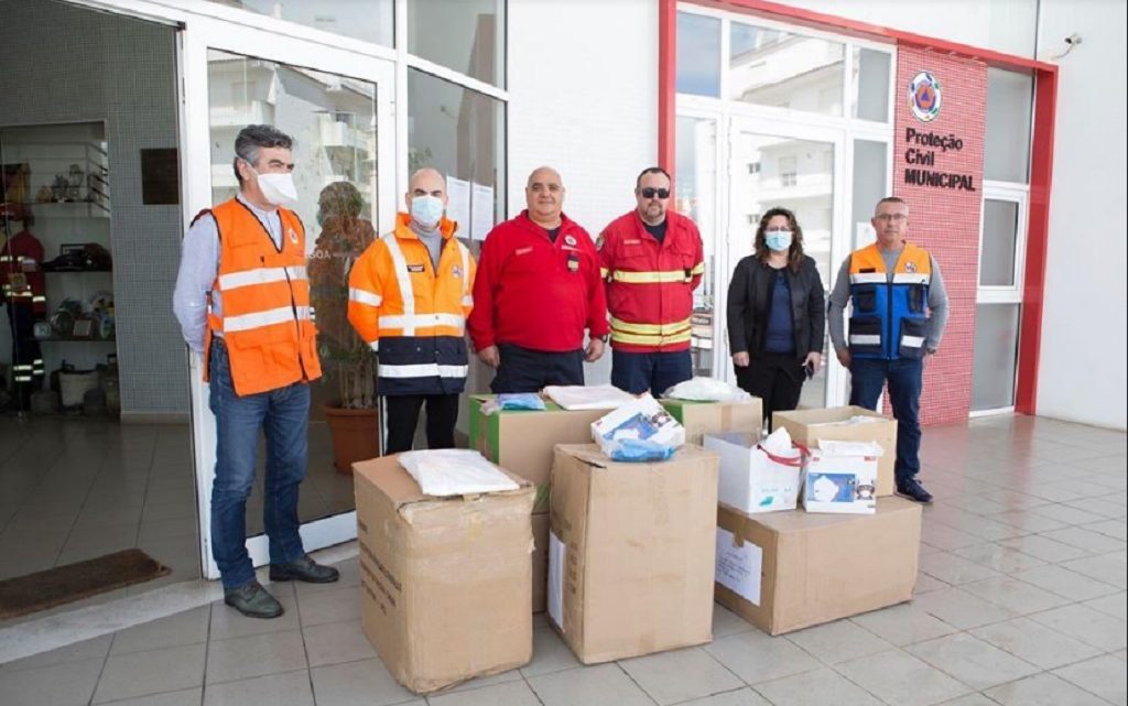 MUNICÍPIO DE SILVES DISTRIBUI EQUIPAMENTOS DE PROTEÇÃO INDIVIDUAL PELAS INSTITUIÇÕES DA COMUNIDADE