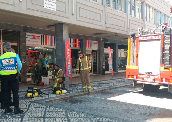 Incêndio em prédio em Aveiro fez 12 feridos por inalação de fumos