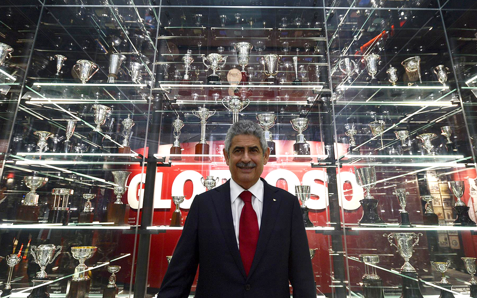 Benfica vai “atravessar dificuldades”, mas cumprirá “com toda a gente”