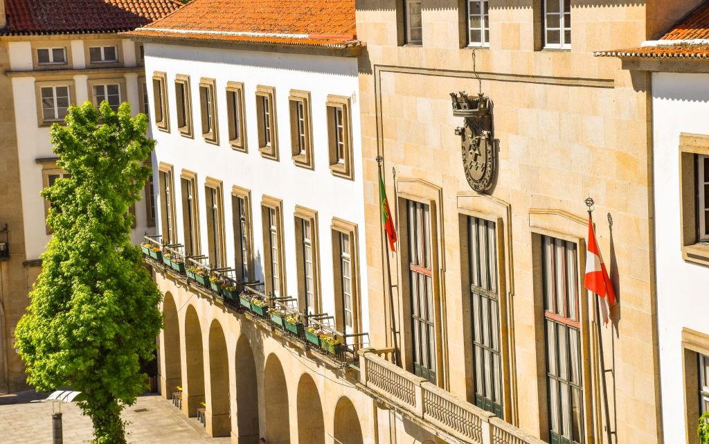 ANTIGOS PRESIDENTES INTEGRAM COMISSÃO DE HONRA DOS 150 ANOS DA ELEVAÇÃO DA COVILHÃ A CIDADE