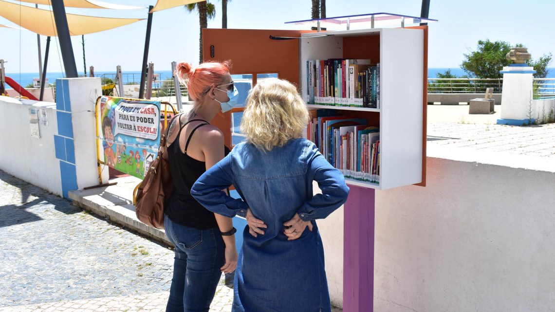 MUNICÍPIO DE SILVES INSTALA MINI BIBLIOTECAS PELO CONCELHO
