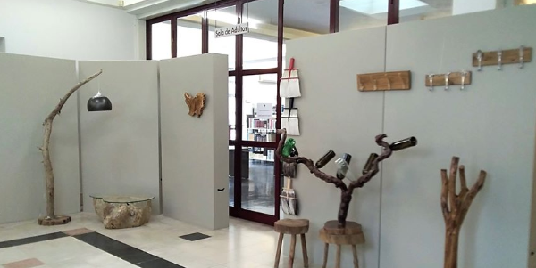 Biblioteca Municipal de Cantanhede mostra trabalhos artesanais em madeira