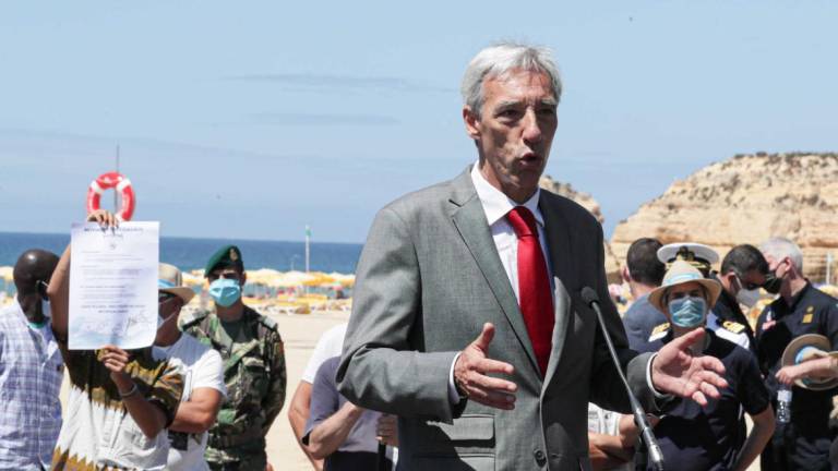 Ministro da Defesa anunciou reforço de 169 militares da Marinha para as praias