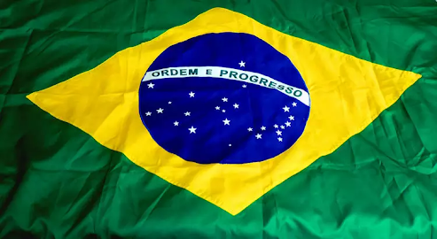 Brasil soma 141.741 óbitos e 4,7 milhões de infeções