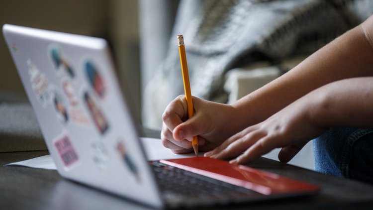 Fundação EDP doa 3.000 computadores a escolas