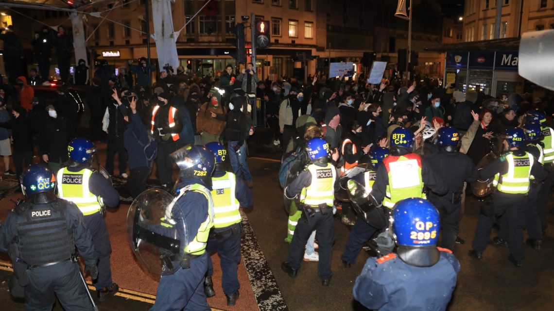 Pelo menos 10 detidos no Reino Unido em manifestação sobre nova lei