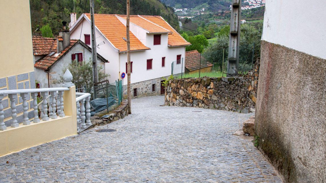 Manteigas | Calcetamentos na Senhora de Fátima e no Tinte