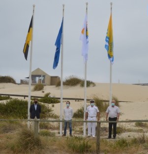Bandeiras ao vento celebram a qualidade das praias da Vagueira e do Areão