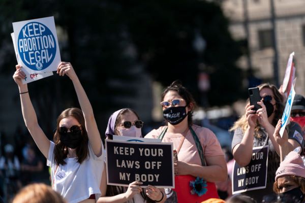 BREAKING NEWS: Federal judge blocks Texas abortion law