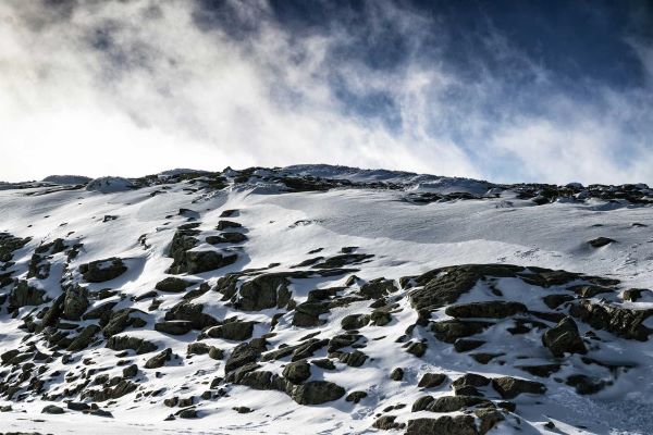 Já neva na Serra da Estrela. Castelo Branco e Guarda sob aviso amarelo