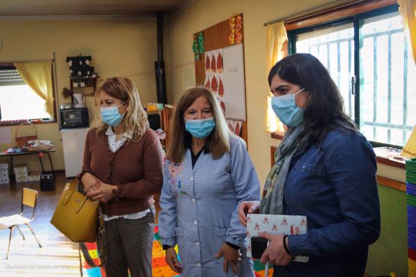 Vereadora da Educação Liliana Vieira visitou escolas do 1º ciclo e Jardins de Infância. Para avaliar necessidades e conhecer projectos em curso