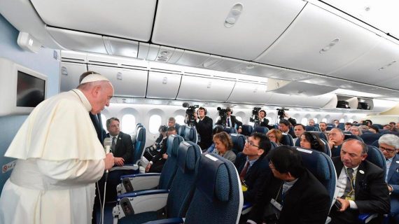Apoia o Papa Francisco a sodomia? E a Sagrada Comunhão para políticos pró-aborto?